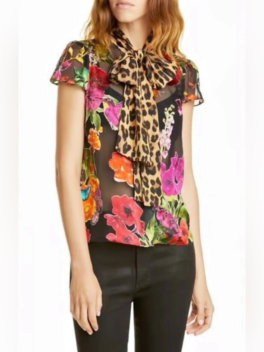 NWOT Alice + Olivia Jeannie Tie Neck Blouse In Garden Floral Combo. Size M